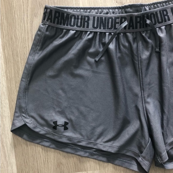 𝅺Under Armour Women's HeatGear Play Up Shorts | Size M - Picture 8 of 12